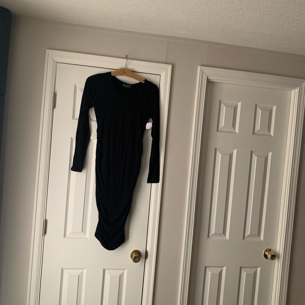A Pea in the Pod Black Long Sleeve Dress